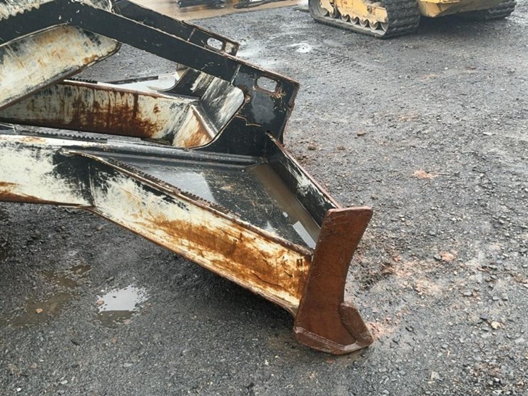 2014-deere-648h-image-18