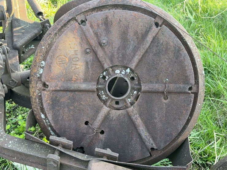 ihc-2-bottom-disc-plow-image-10
