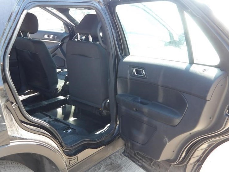 2019-ford-explorer-image-15