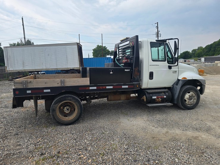 2006-international-durastar-4300-image-14