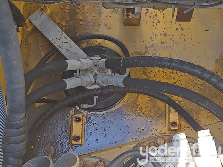 2011-deere-450d-lc-image-54