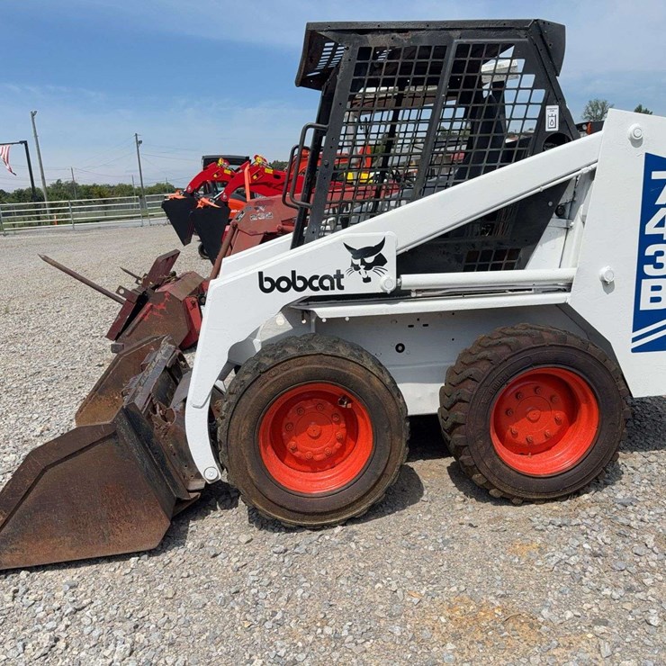 BOBCAT 743B