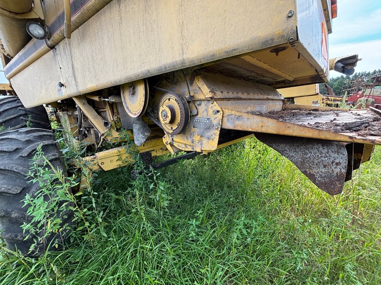 new-holland-tr98-image-48