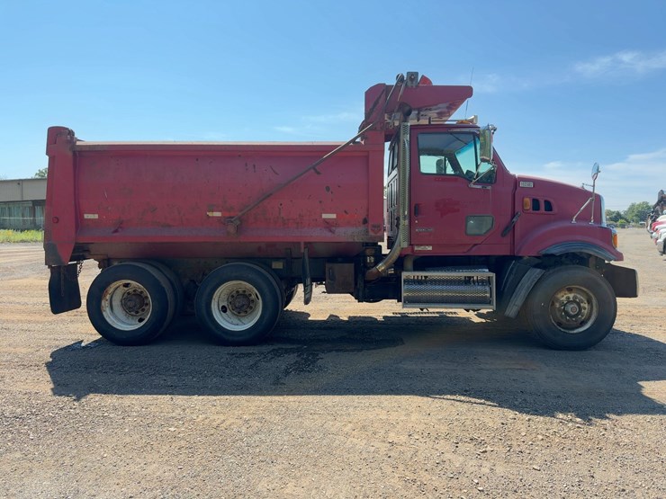 2008-sterling-lt9500-image-6