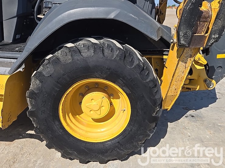 2019-deere-310sl-image-10