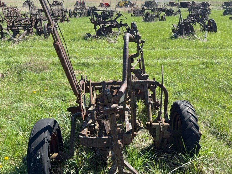 oliver-three-bottom-plow-image-7
