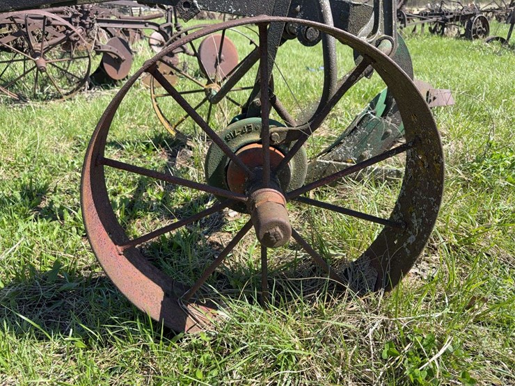 walking-plow-with-steel-wheels-&-trip-lift-image-8