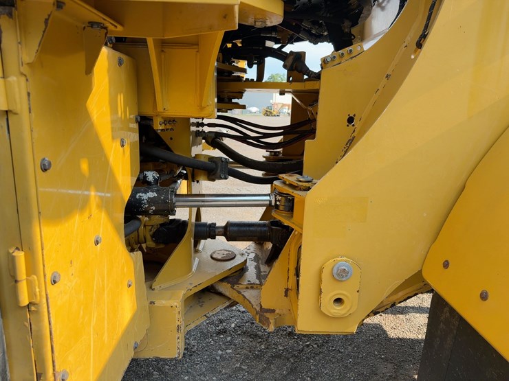 2019-caterpillar-950m-image-18