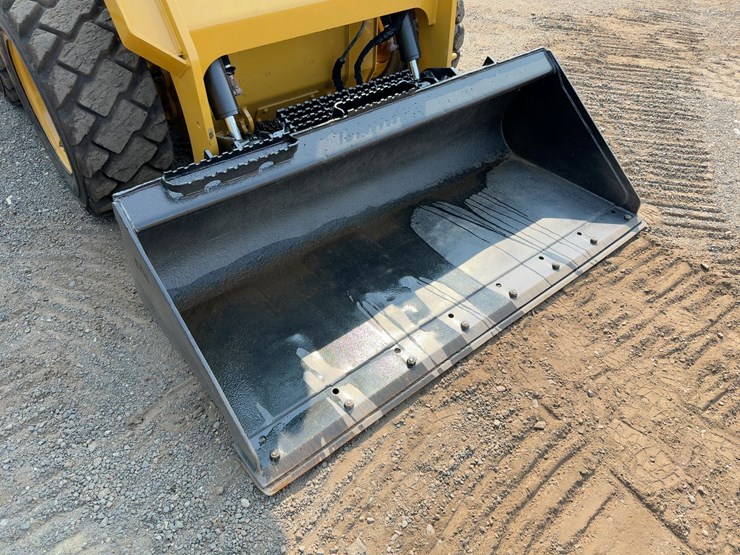 2020-caterpillar-236d3-image-8