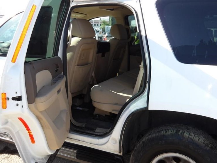 2014-chevrolet-tahoe-image-13