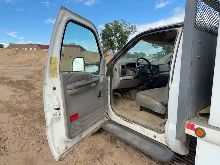 1999-ford-f550-image-21