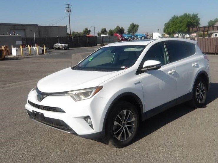 2018-toyota-rav4-image-1