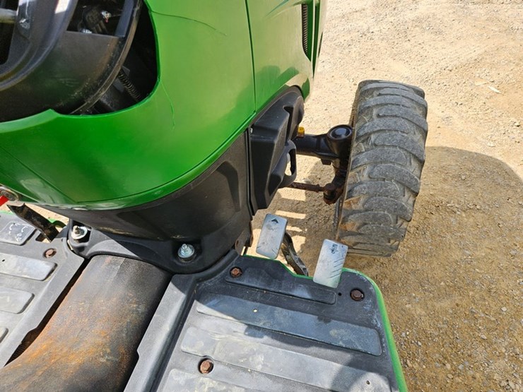 #175-•-john-deere-3032-4x4-tractor-image-28