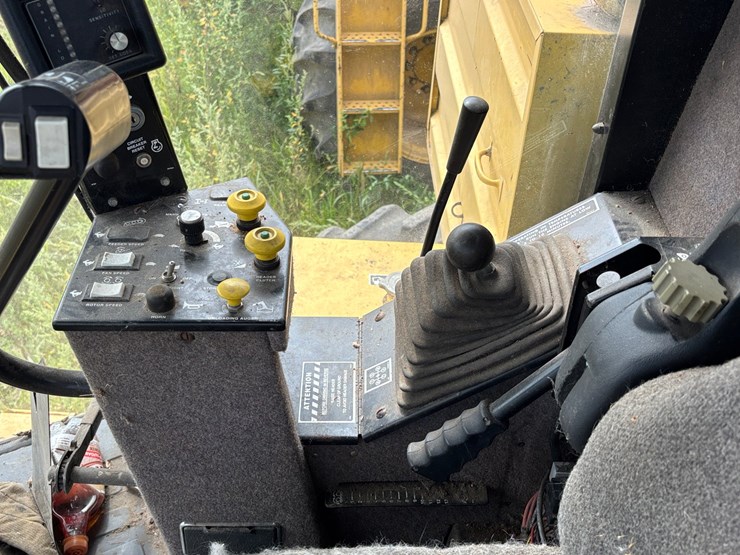 new-holland-tr98-image-27