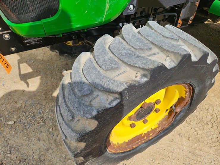#175-•-john-deere-3032-4x4-tractor-image-12