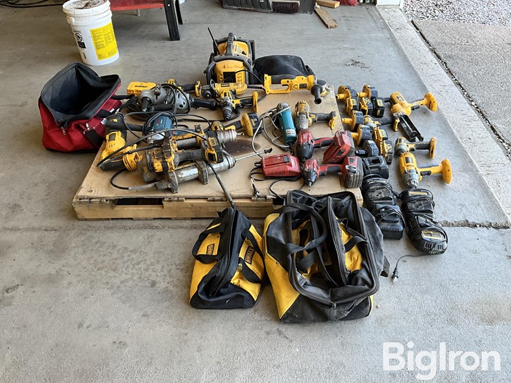 dewalt-&-hilti-handheld-power-tools-&-batteries-image-4