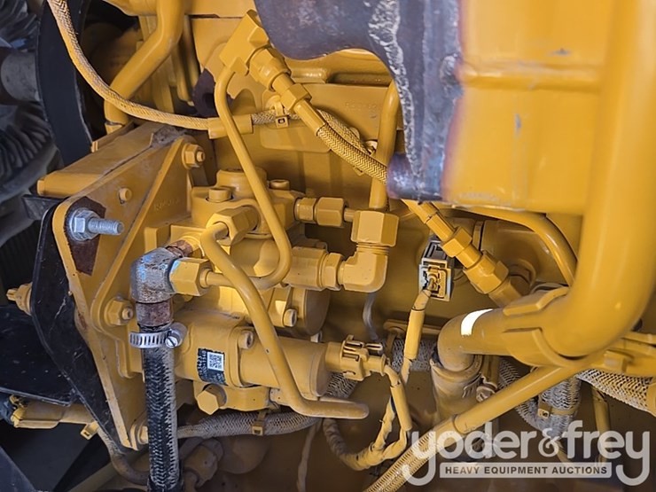 2019-deere-310sl-image-45