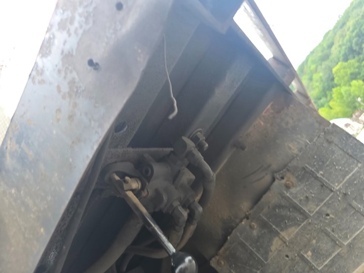 2006-freightliner-m2-106-image-64