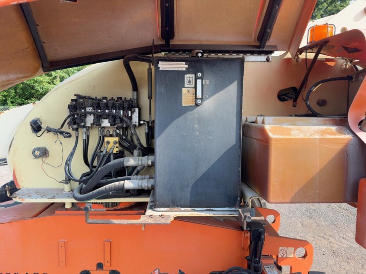 2004-jlg-400s-image-14