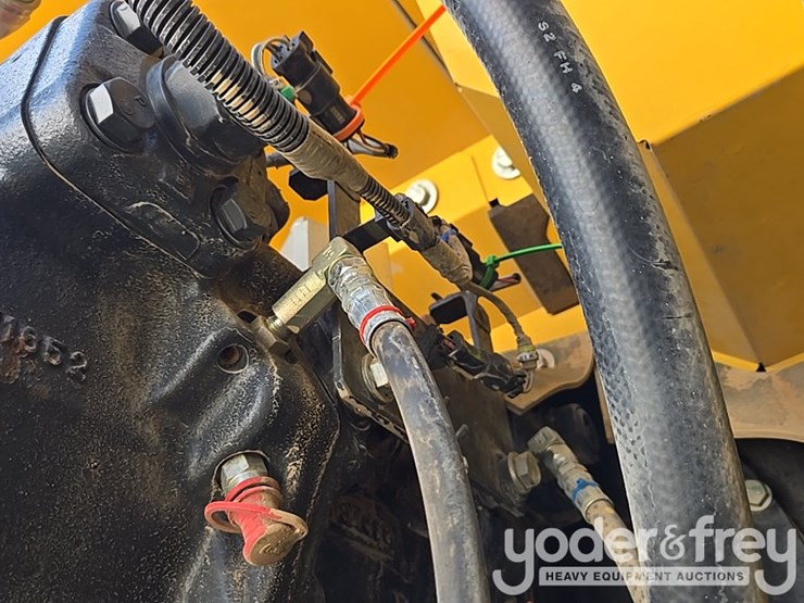2023-komatsu-pc360-lc-11-image-34