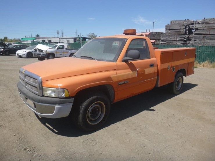 2001-dodge-ram-2500-image-1