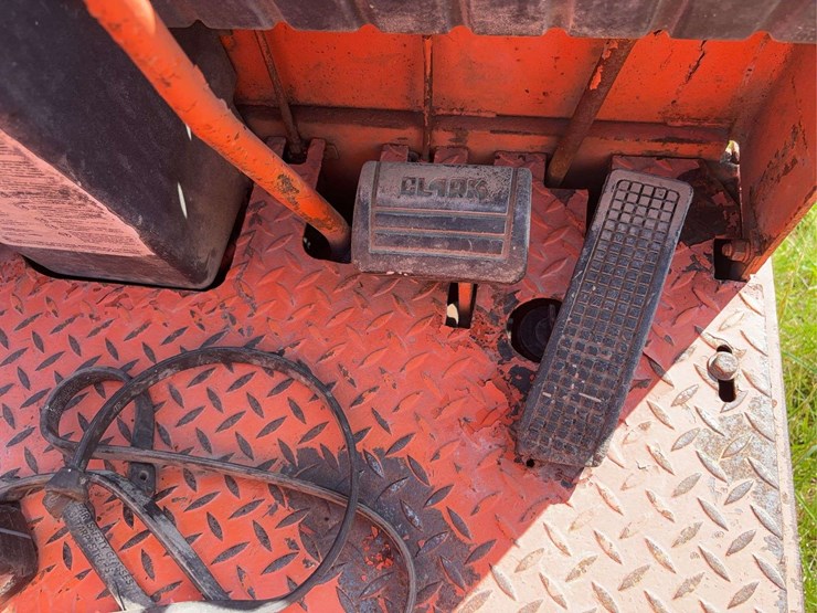 yale-forklift-image-19