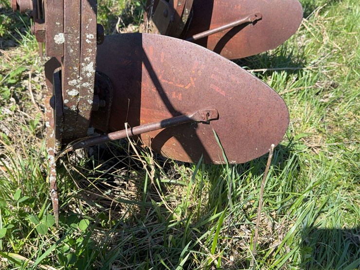 oliver-four-bottom-plow-image-24