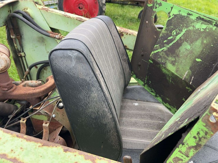 omc-1200-mustang-skid-loader-image-44