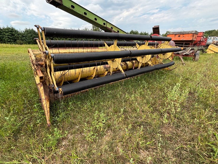 new-holland-960-image-3