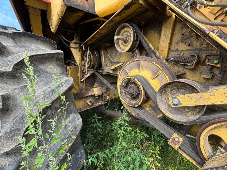 new-holland-tr86-image-32
