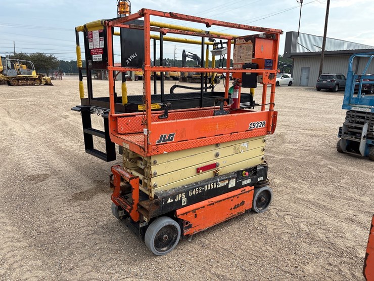 jlg-1932r-image-2