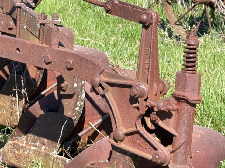 oliver-four-bottom-plow-image-4