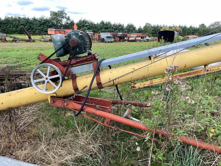 #2584-•-westfield-8-x-46-grain-auger-image-10