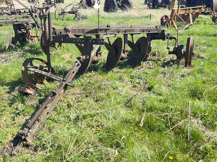 john-deere-disc-plow-image-11