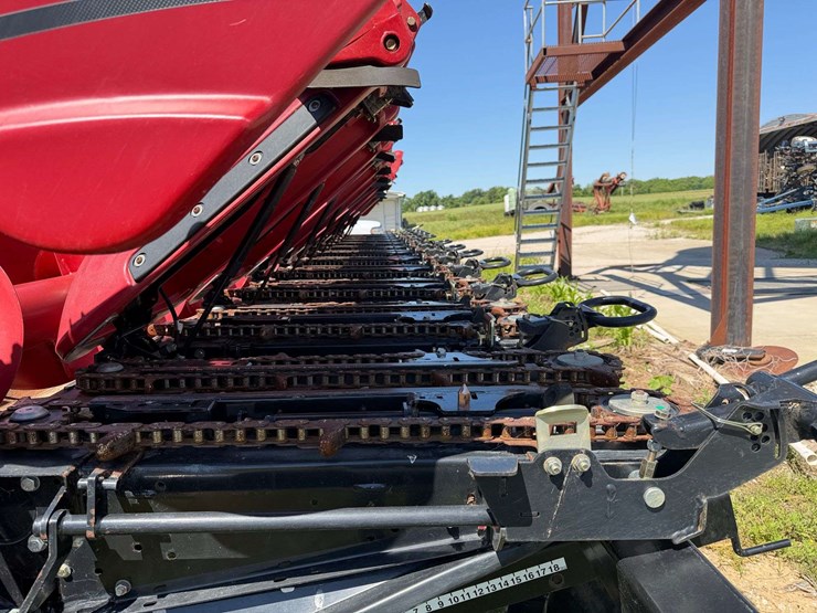 case-4412-12-row-corn-head-image-21