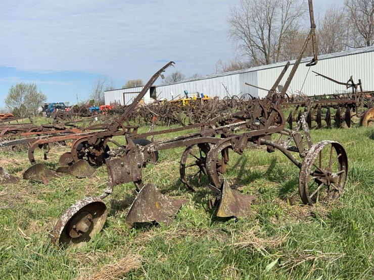 john-deere-16-image-3