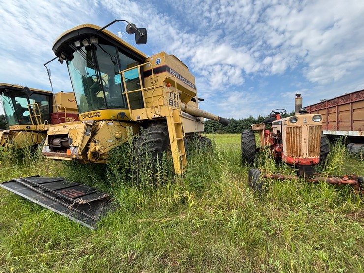 new-holland-tr98-image-4