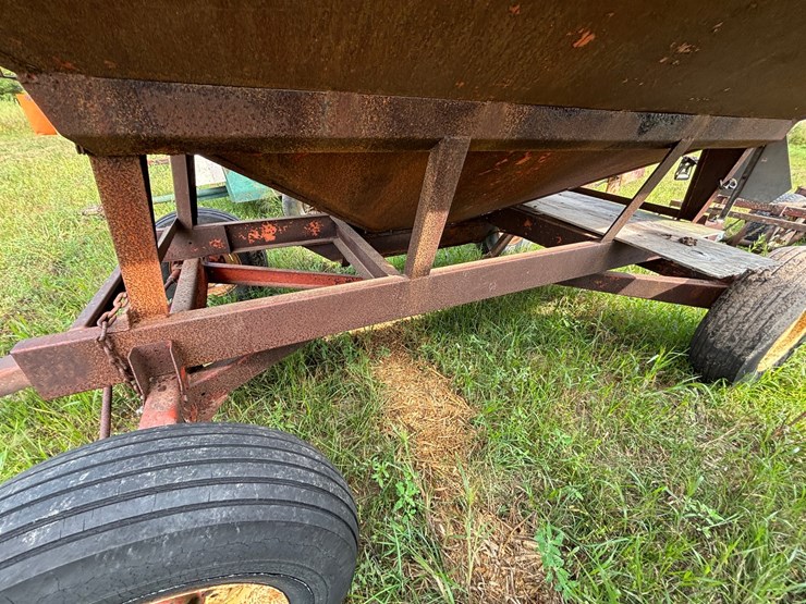 #2644-•-kelly-gravity-box-on-running-gear-image-13