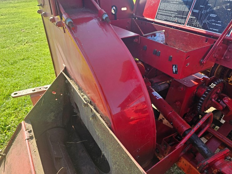 new-holland-790-image-10