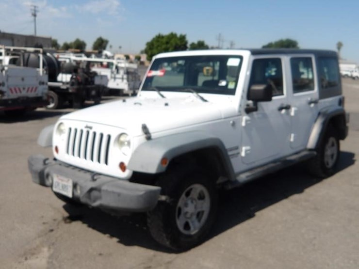 2011-jeep-wrangler-image-2