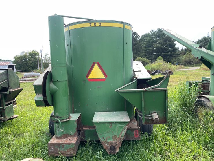 john-deere-700-image-5