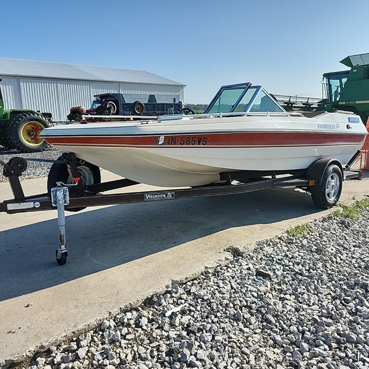 16ft Rinker fish & ski boat