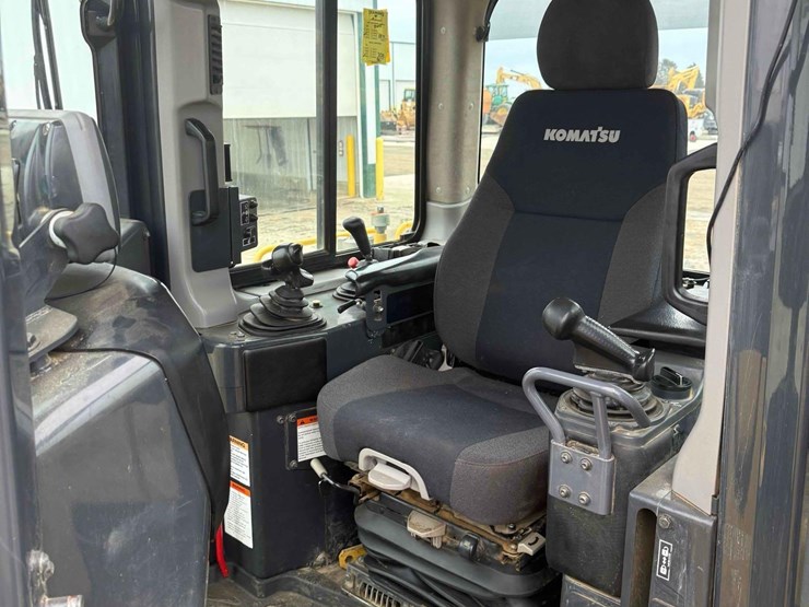 2018-komatsu-d65pxi-image-16