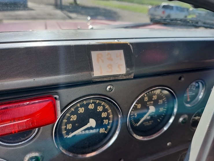 1971-ih-2010a-truck-image-37