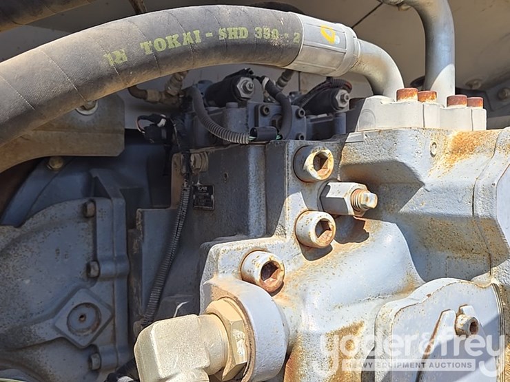 2011-deere-450d-lc-image-36