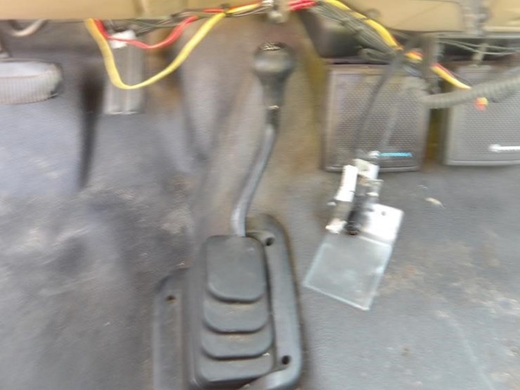 2001-ford-f350-image-24