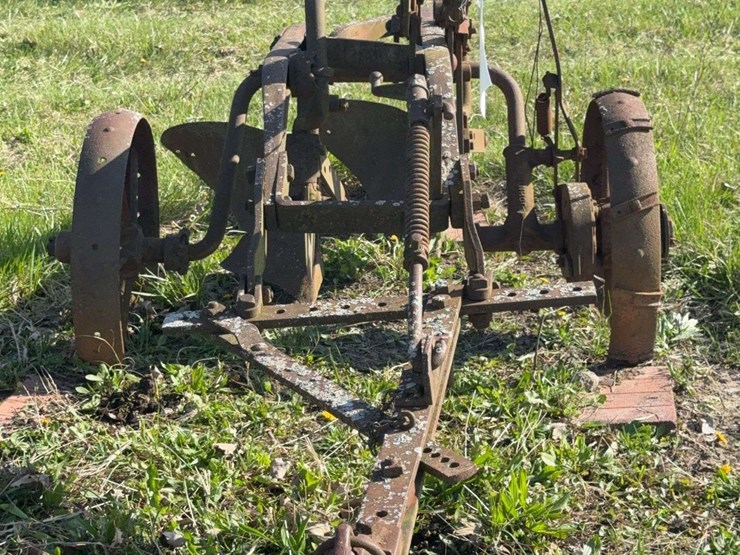 john-deere-12-image-10