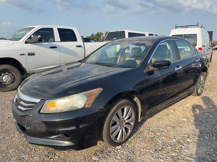 #51555-•-2012-honda-accord-sedan-1hgcp3f87ca028031-inv#51555-image-1