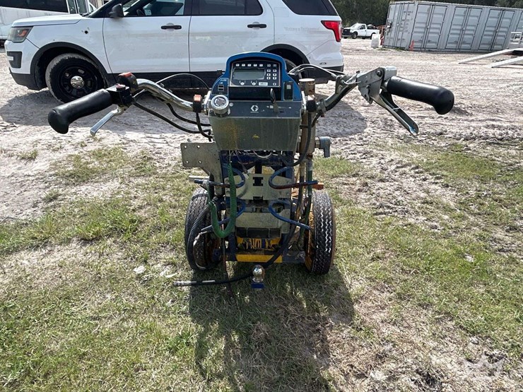 2018-graco-linelazer-v-200hs-hp-airless-line-striper-image-21