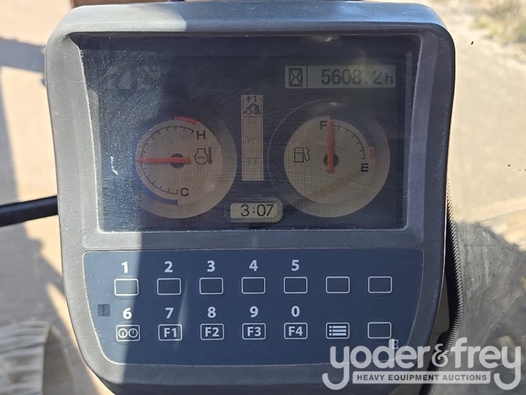 2011-deere-450d-lc-image-89